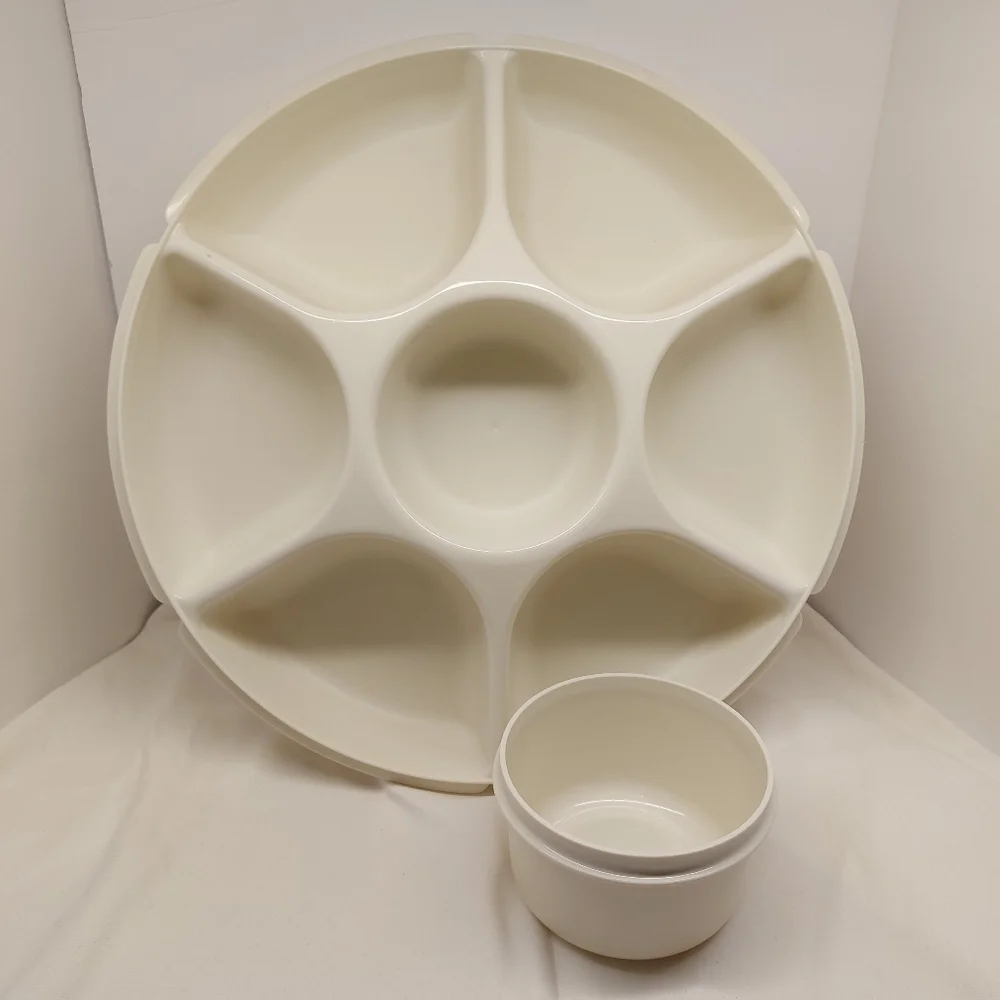 Vintage Tupperware #1665-4 Divided Party Tray &‎ Lid W/ Dip Bowl  Platter Almond